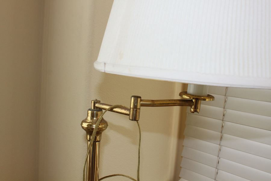 Vintage Brass Floor Lamp [Photo 2]