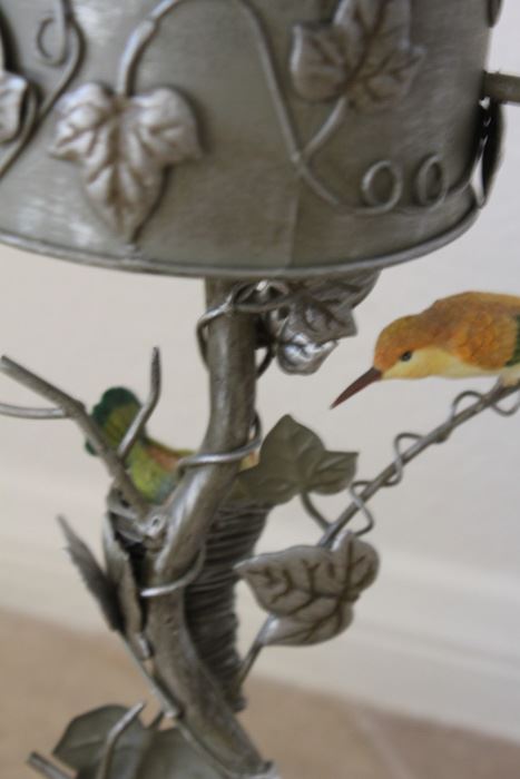 Metal Bird Table Lamp [Photo 3]