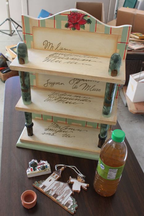 Small Shelf And Home Decor Lot [Photo 3]