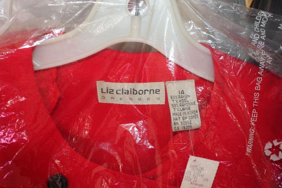 Portable Clothing Rack And Clothes Lot [Photo 7]