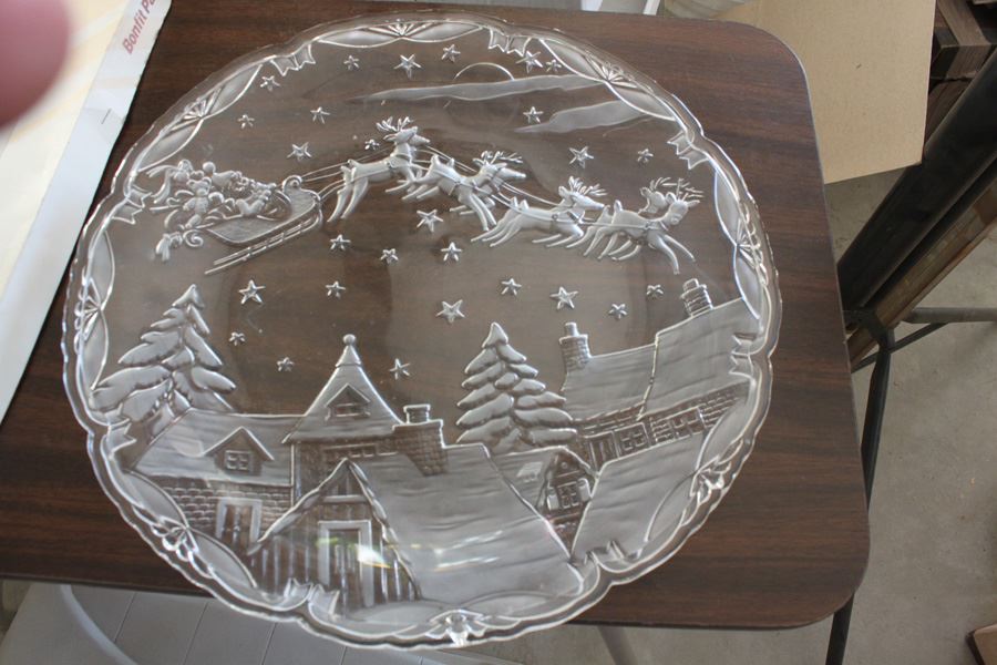 Glass Christmas Plate [Photo 1]