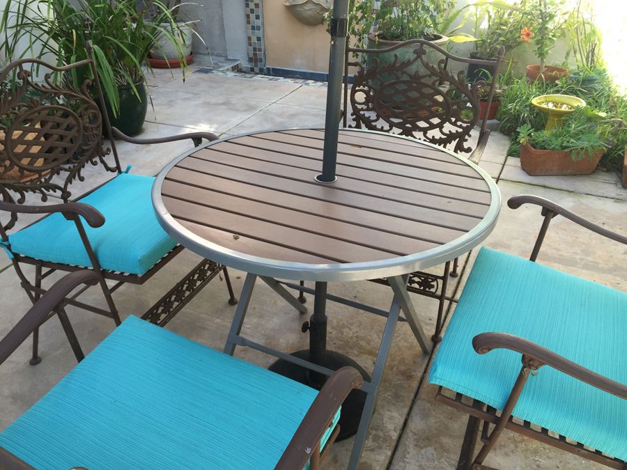 Outdoor Patio Table With Four Chairs And Umbrella [Photo 5]
