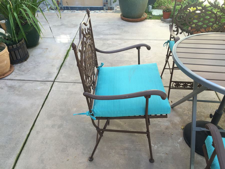 Outdoor Patio Table With Four Chairs And Umbrella [Photo 8]