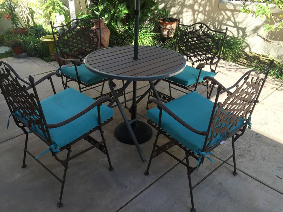 Outdoor Patio Table With Four Chairs And Umbrella [Photo 2]