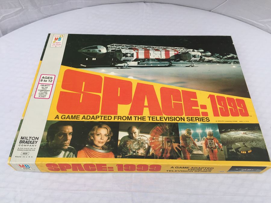 Space: 1999 A Game Adapted From The Television Series MB New In Box Vintage 1976 [Photo 1]
