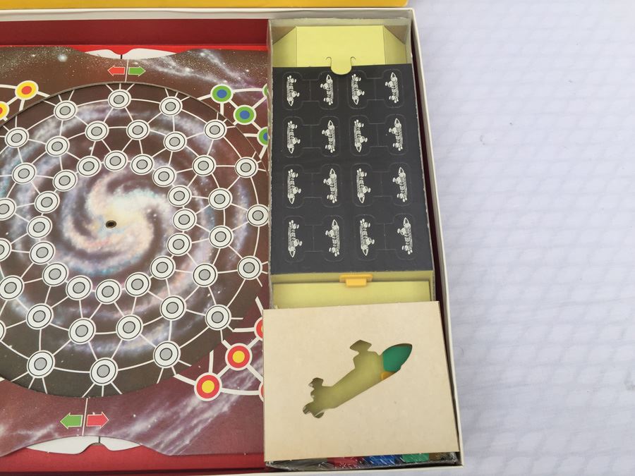 Space: 1999 A Game Adapted From The Television Series MB New In Box Vintage 1976 [Photo 11]