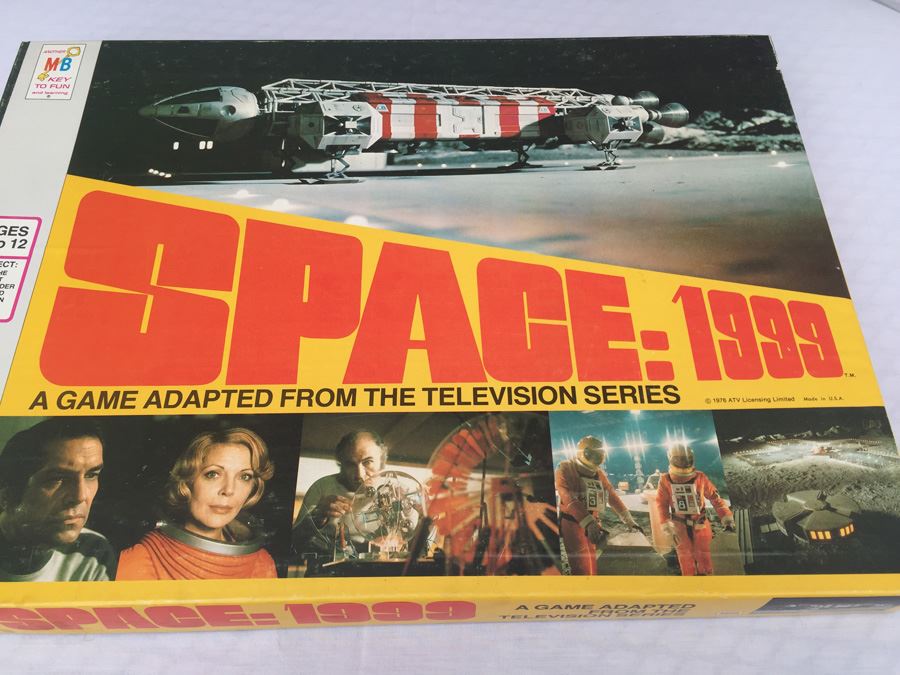 Space: 1999 A Game Adapted From The Television Series MB New In Box Vintage 1976 [Photo 4]