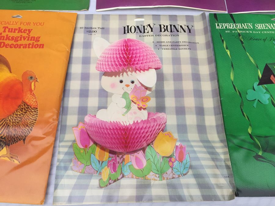 Lot Of Paper Decorations New In Packaging [Photo 3]