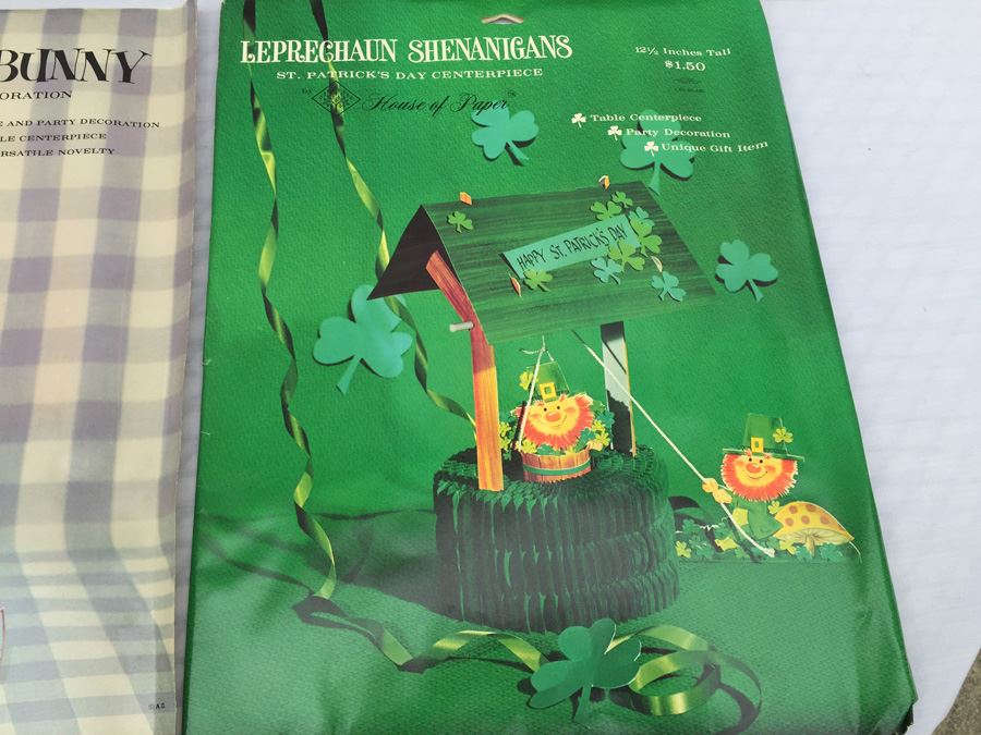 Lot Of Paper Decorations New In Packaging [Photo 4]