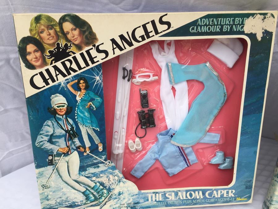 Pair Of Charlie's Angels Slalom Caper Outfits HASBRO New In Box Vintage 1977 Estimate $140 [Photo 2]