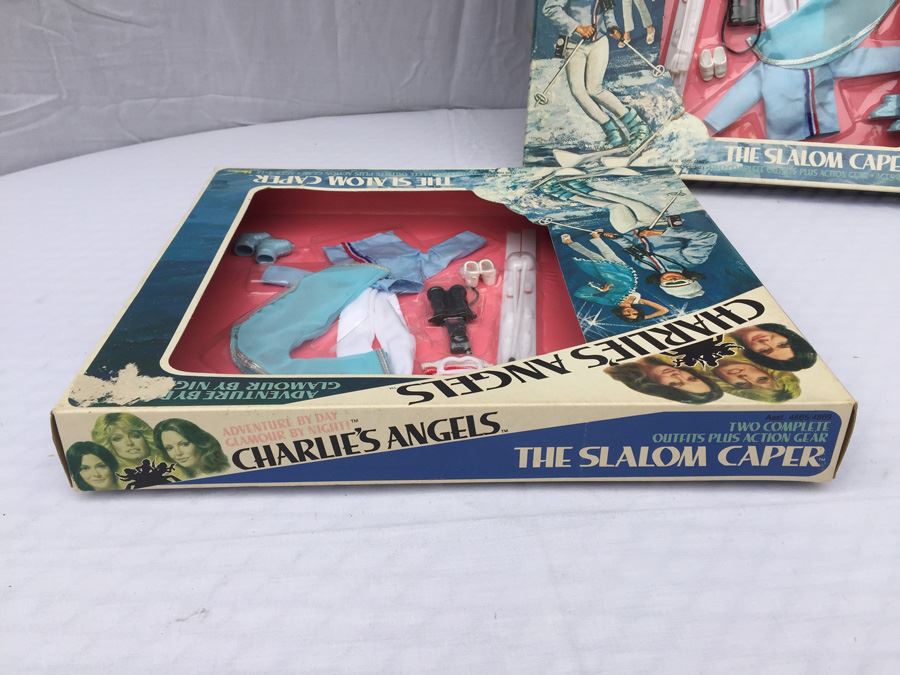 Pair Of Charlie's Angels Slalom Caper Outfits HASBRO New In Box Vintage 1977 Estimate $140 [Photo 3]