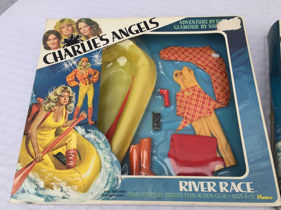 Charlie's Angels Outfits River Race And Slalom Caper Hasbro New In Box Vintage 1977 Estimate $100 [Photo 3]