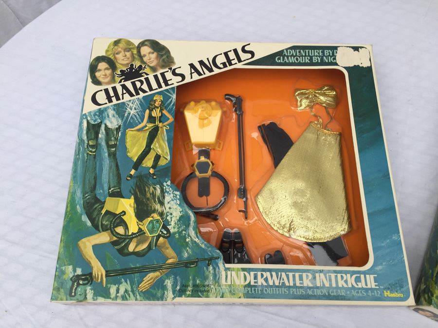 Pair Of Charlie's Angels Underwater Intrigue Outfits New In Box Hasbro Vintage 1977 Estimate $120 [Photo 2]