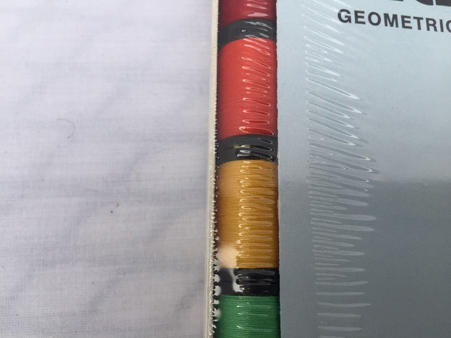 Mandala Geometric Thread Design Kit New In Box Sealed Vintage 1972 [Photo 4]