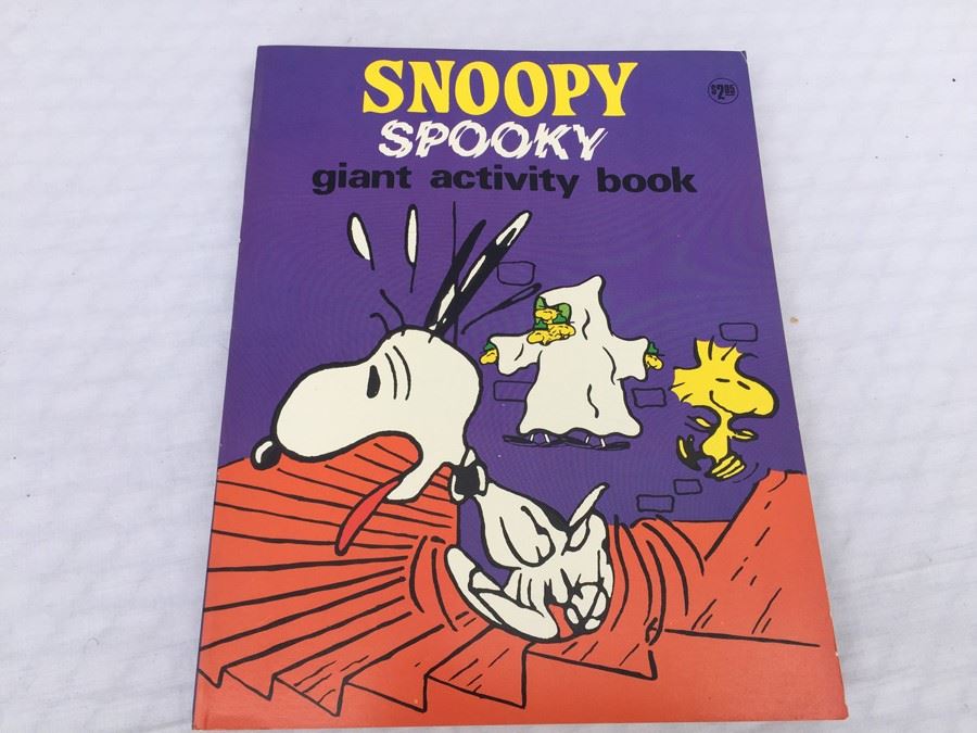 SNOOPY Spooky Activity Book