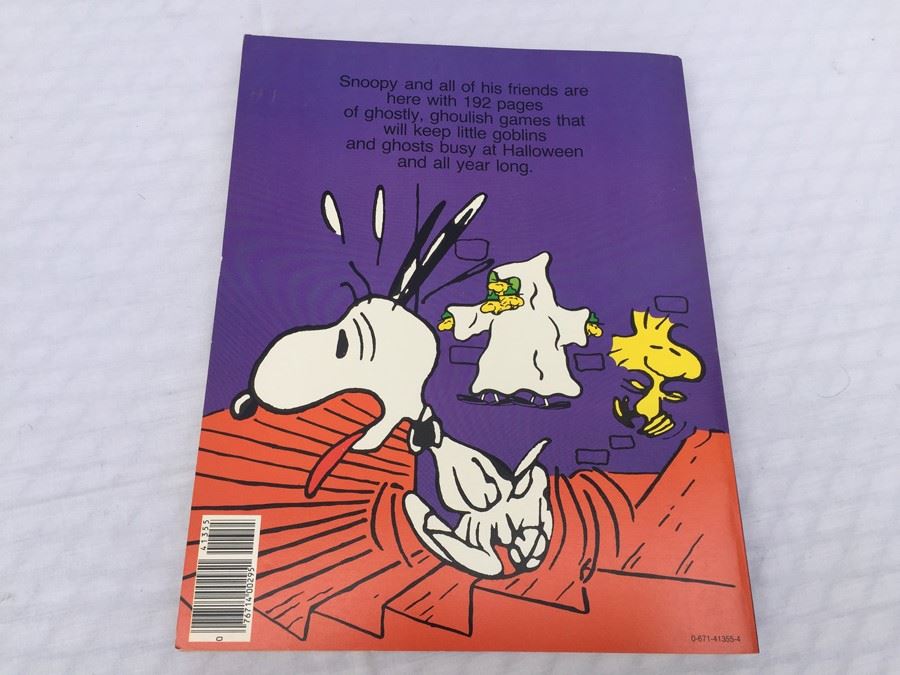 SNOOPY Spooky Activity Book [Photo 6]