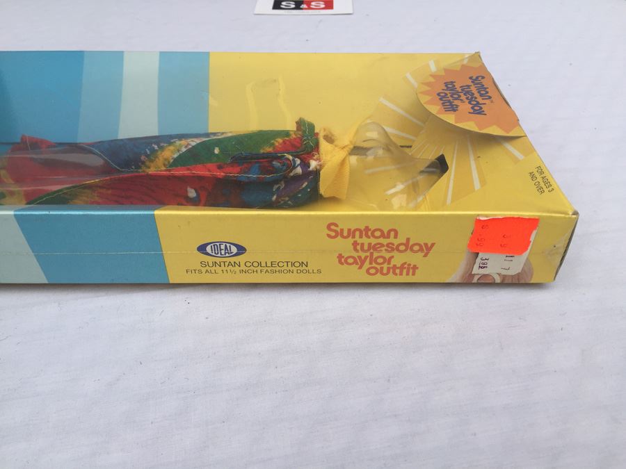 Suntan Tuesday Taylor Outfit New In Box Sealed Ideal Vintage 1977 [Photo 5]