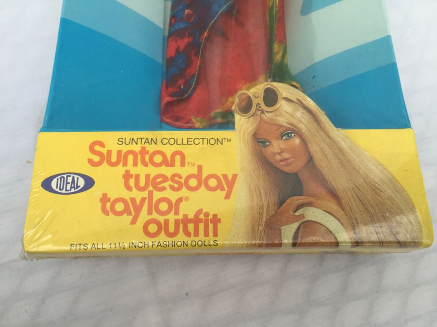 Suntan Tuesday Taylor Outfit New In Box Sealed Ideal Vintage 1977 [Photo 2]