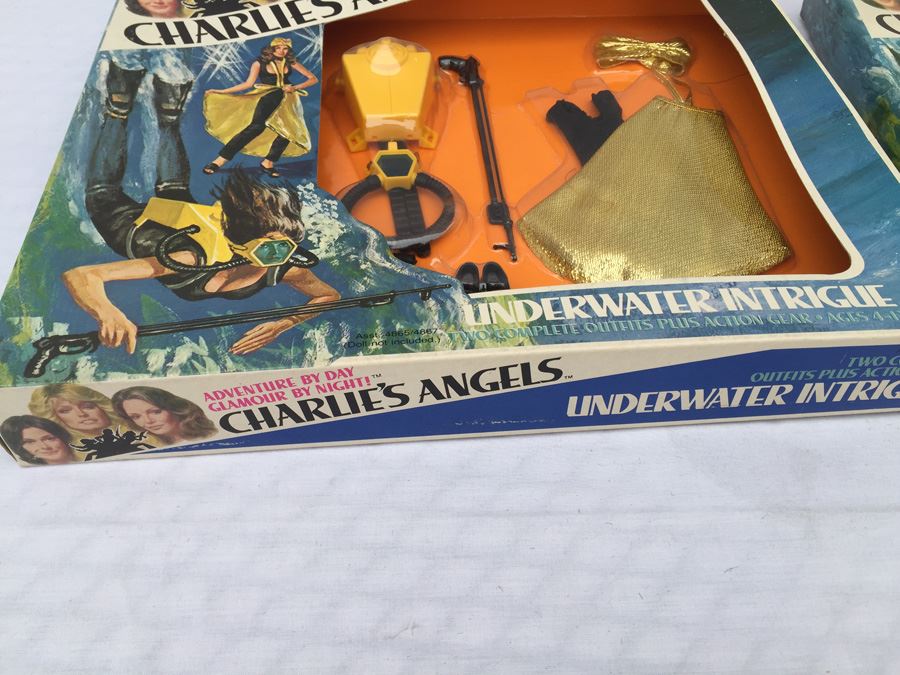 Pair Of Charlie's Angels Underwater Intrigue New In Box Vintage 1977 Estimate $120 [Photo 3]