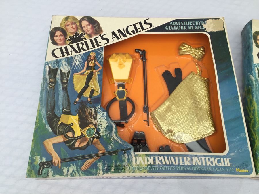 Pair Of Charlie's Angels Underwater Intrigue New In Box Vintage 1977 Estimate $120 [Photo 2]