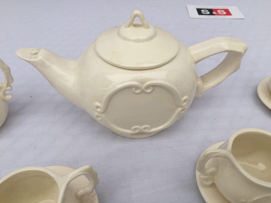 Child's Doll Tea Set [Photo 4]