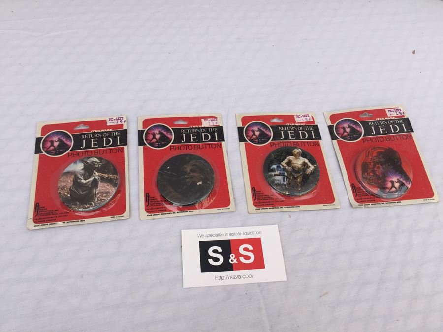(4) Star Wars Return Of The Jedi Photo Buttons Sealed In Original Packaging Yoda Darth Vader Chewbacca R2D2 C3PO [Photo 1]