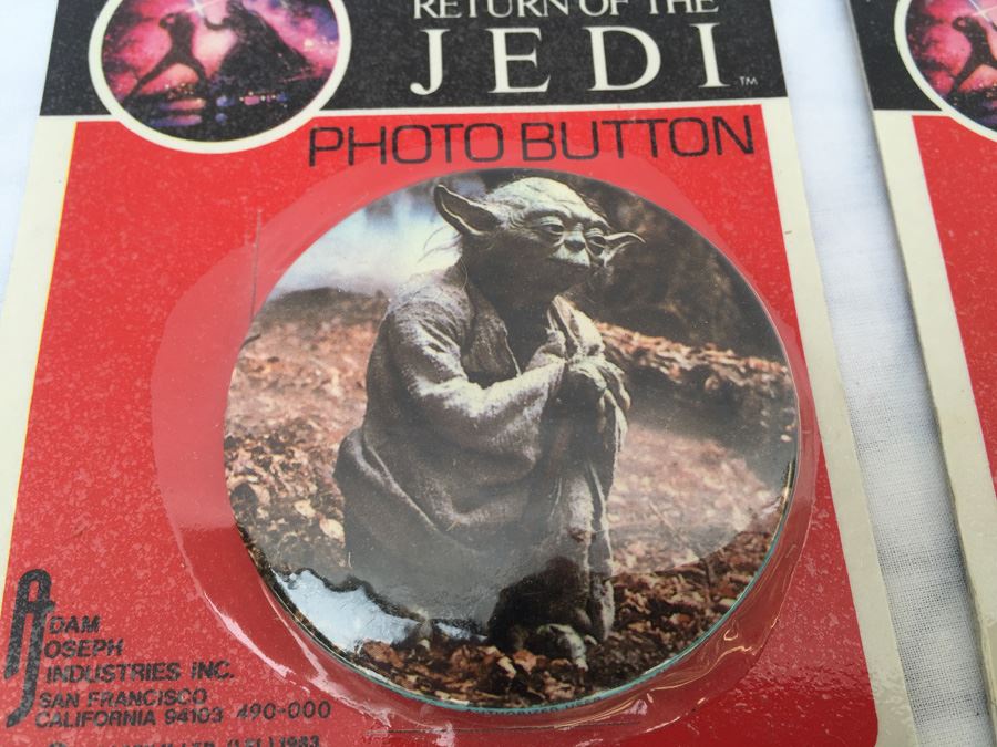 (4) Star Wars Return Of The Jedi Photo Buttons Sealed In Original Packaging Yoda Darth Vader Chewbacca R2D2 C3PO [Photo 2]