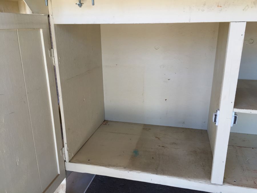 Industrial Work Bench On Casters With Vise [Photo 8]