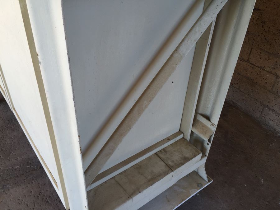 Industrial Work Bench On Casters With Vise [Photo 4]