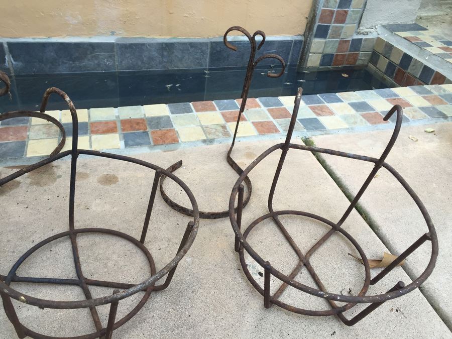 Metal Pot Planter Lot [Photo 3]