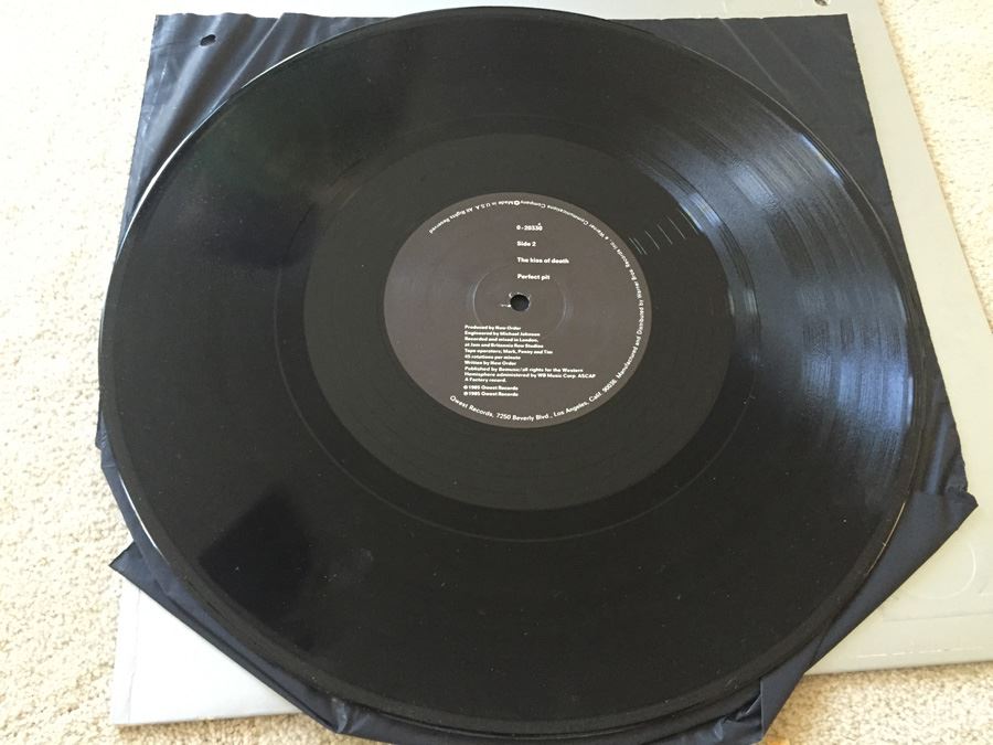 New Order - The Perfect Kiss Vinyl Record [Photo 5]