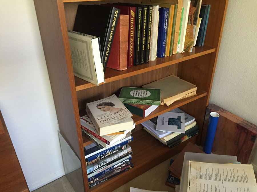 Bookshelf - Does Not Include Books [Photo 4]