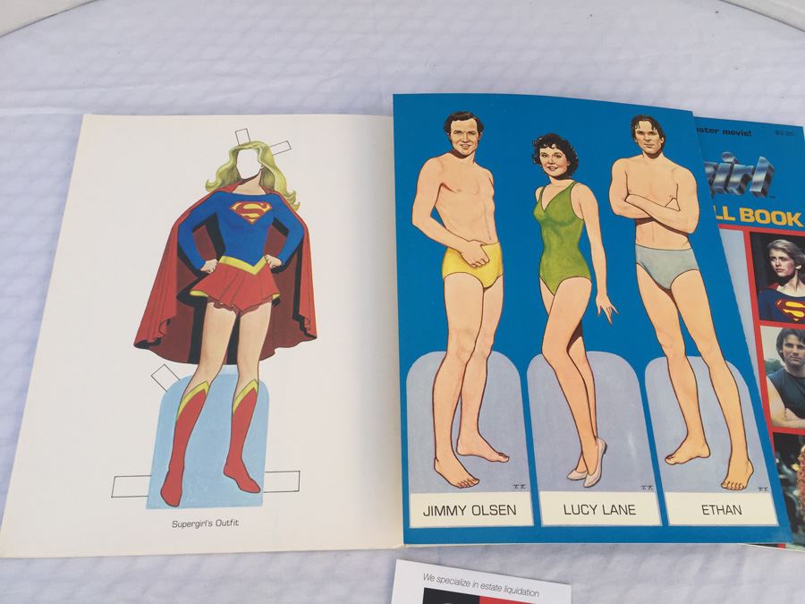 Supergirl Cut-Out Paper Doll Book 1984 [Photo 2]