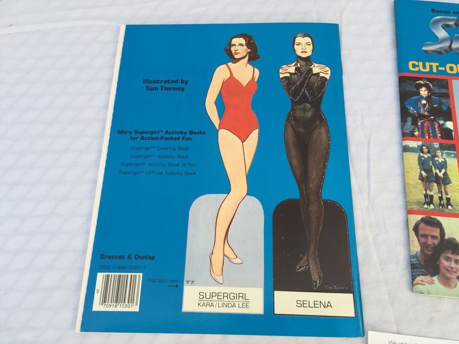 Supergirl Cut-Out Paper Doll Book 1984 [Photo 3]