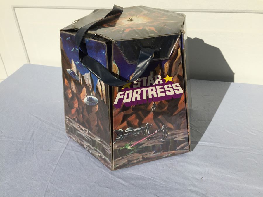 Star Fortress Knock-Off Playset [Photo 1]