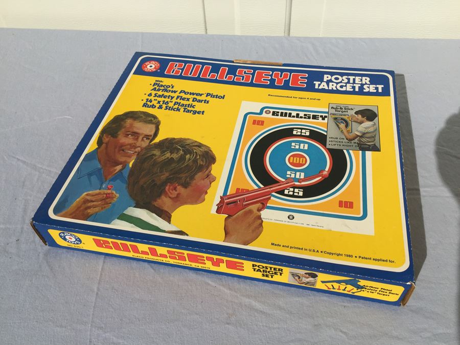 Bullseye Poster Target Set Placo Toys New In Box 1980 [Photo 1]