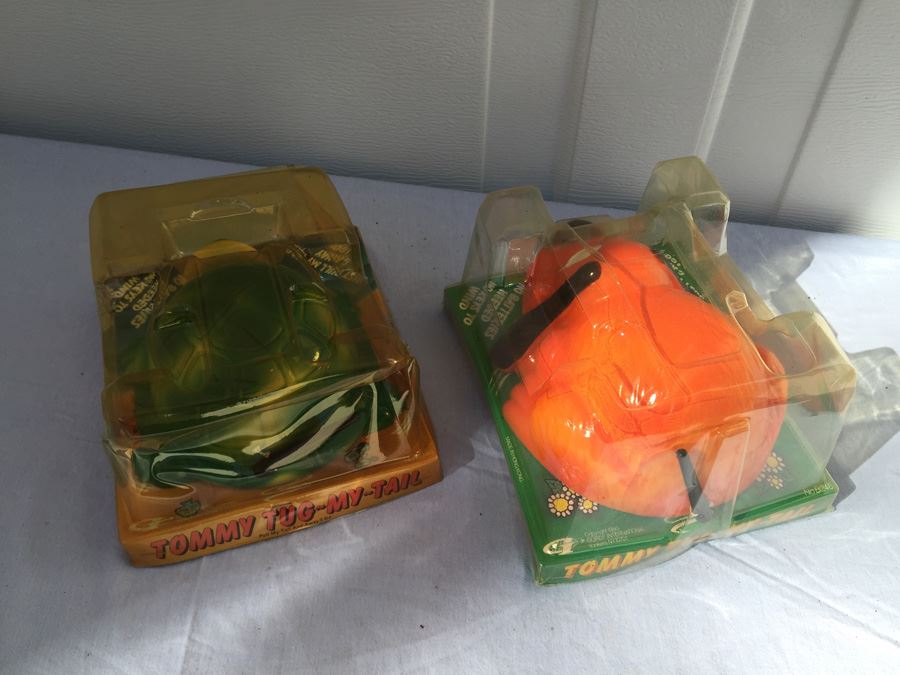 (2) Tommy Tug-My-Tail Toys From Gordy New In Packaging 1980 Dog And Turtle [Photo 9]