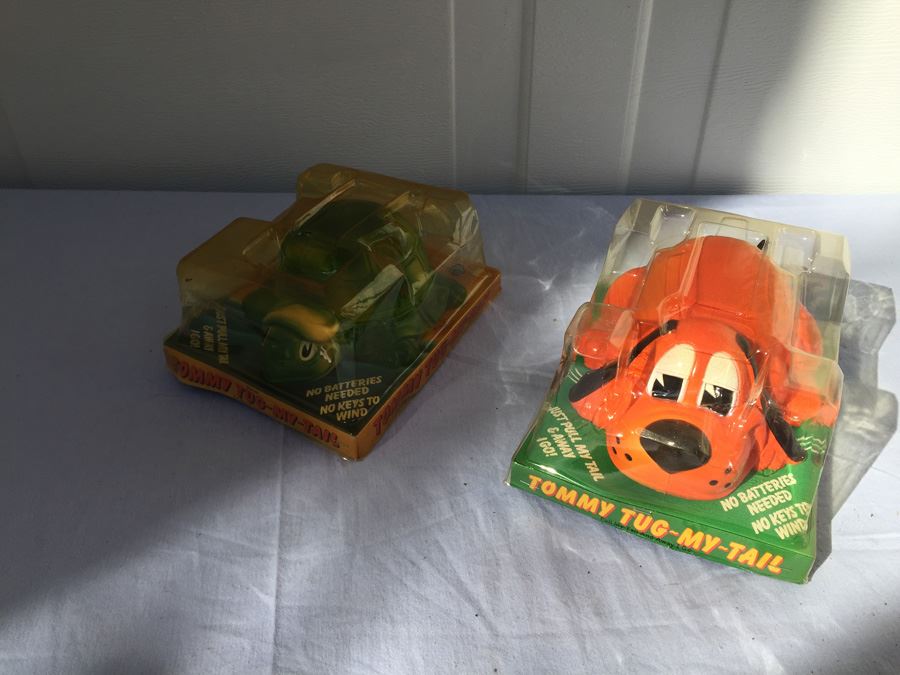 (2) Tommy Tug-My-Tail Toys From Gordy New In Packaging 1980 Dog And Turtle [Photo 1]