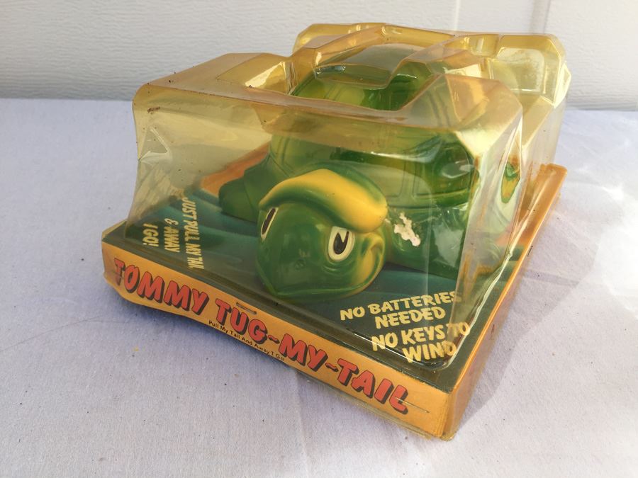 (2) Tommy Tug-My-Tail Toys From Gordy New In Packaging 1980 Dog And Turtle [Photo 3]