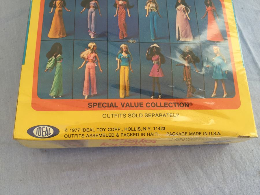 Suntan Tuesday Taylor Outfit New In Box Ideal 1977 [Photo 5]