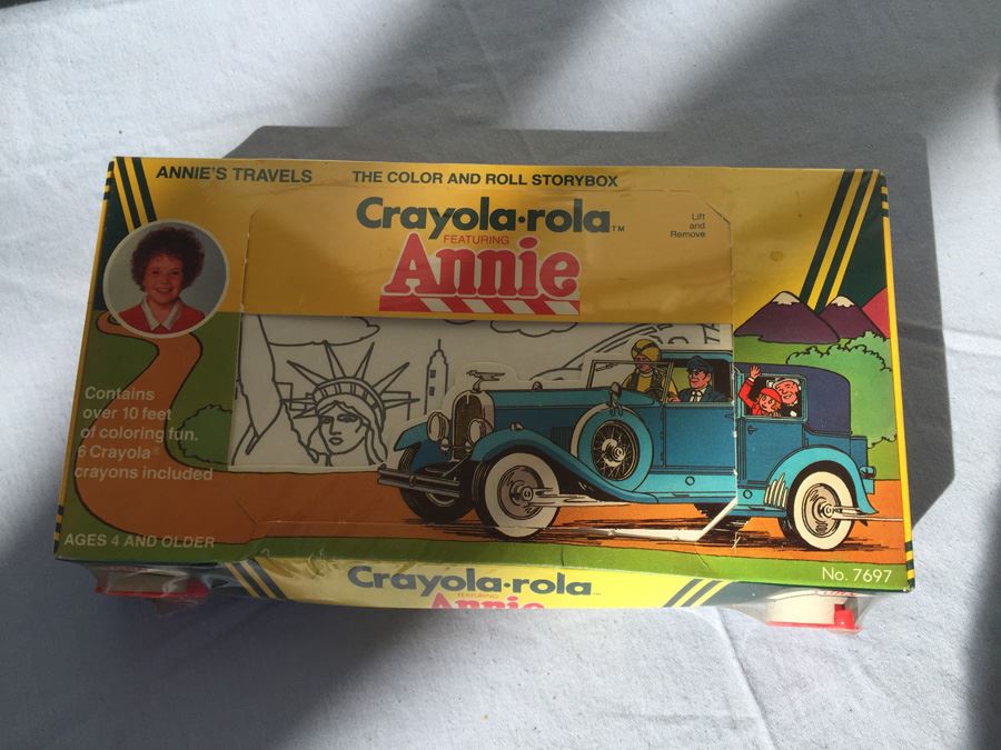 Crayola.Rola Featuring Annie Color And Roll Storybox 1982 [Photo 2]
