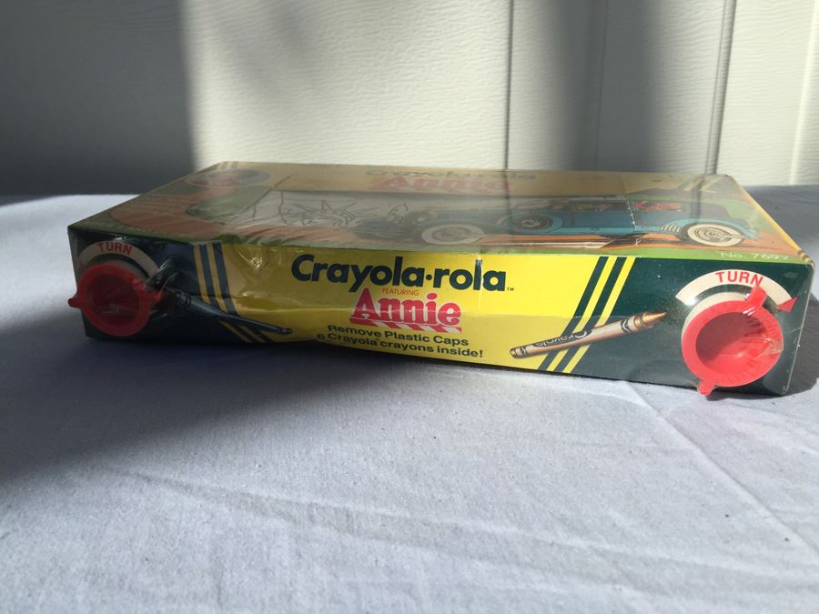 Crayola.Rola Featuring Annie Color And Roll Storybox 1982 [Photo 5]