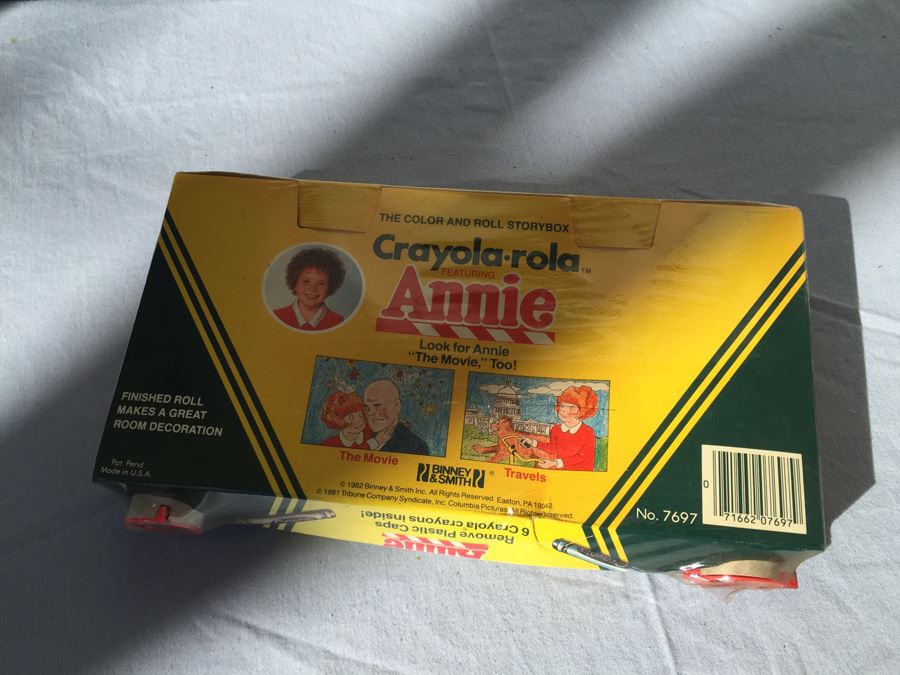 Crayola.Rola Featuring Annie Color And Roll Storybox 1982 [Photo 6]