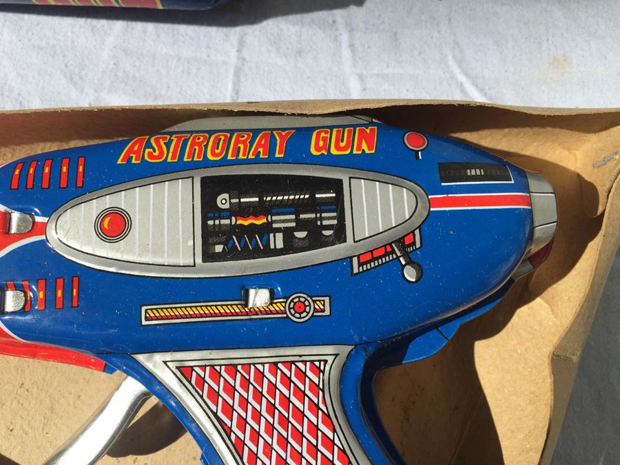 Vintage Astroray Gun Friction Powered Tin Litho New In Box COTC [Photo 13]