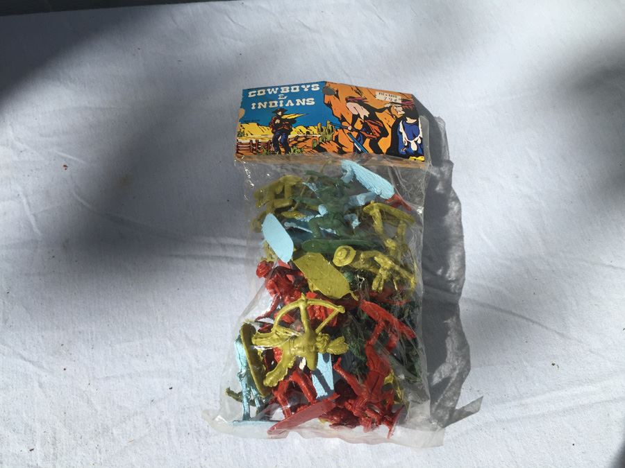 Vintage Cowboys And Indians Sealed Play Figures Hong Kong [Photo 1]