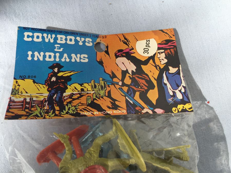 Vintage Cowboys And Indians Sealed Play Figures Hong Kong [Photo 5]