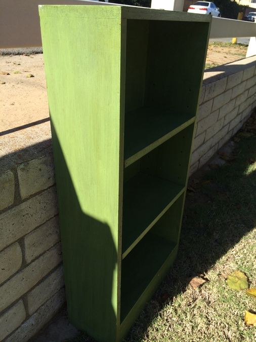 Small Green Bookshelf [Photo 2]