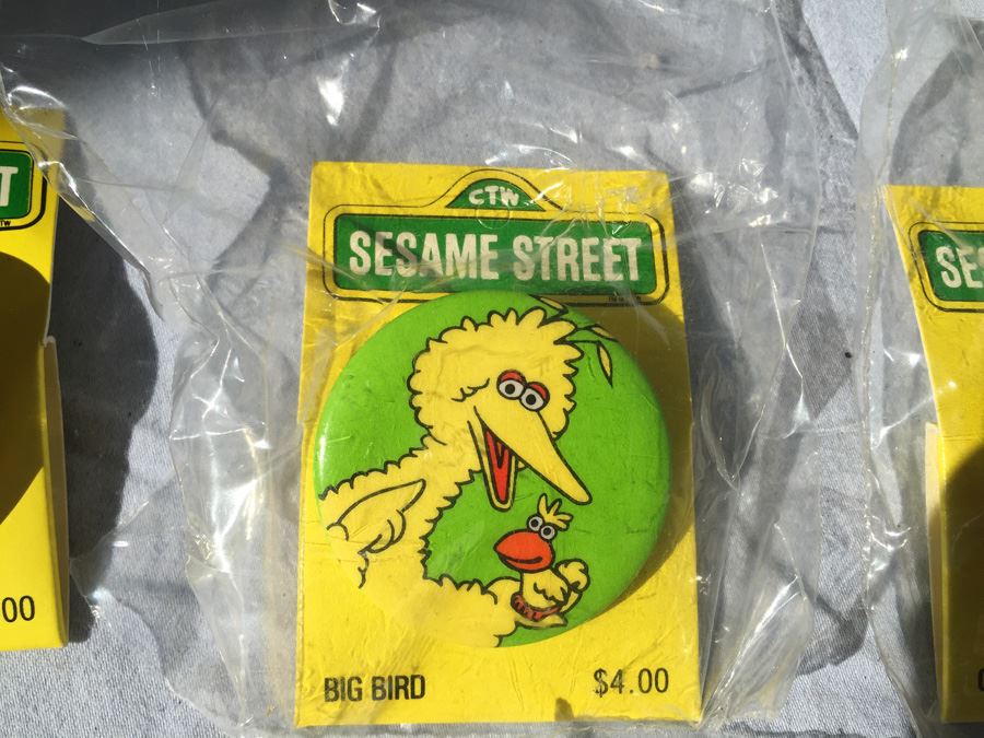 Vintage Sesame Street Buttons New On Card Oscar The Grouch Big Bird Grover Cookie Monster Bert Ernie [Photo 3]