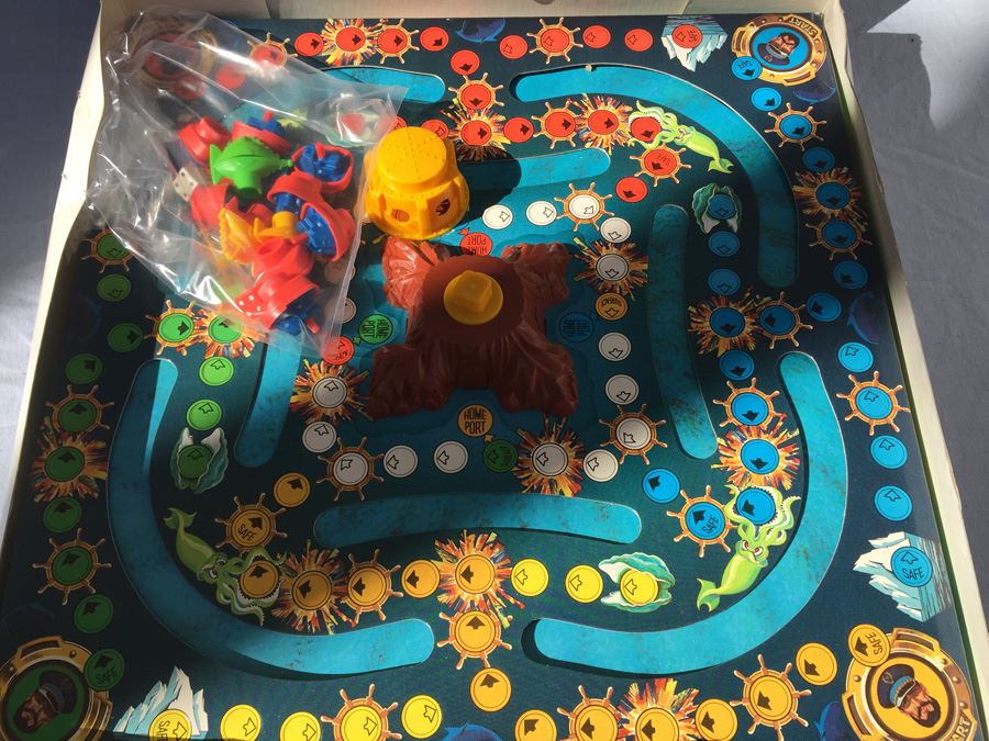 Walt Disney World 20,000 Leagues Under The Sea Game 1975 [Photo 9]