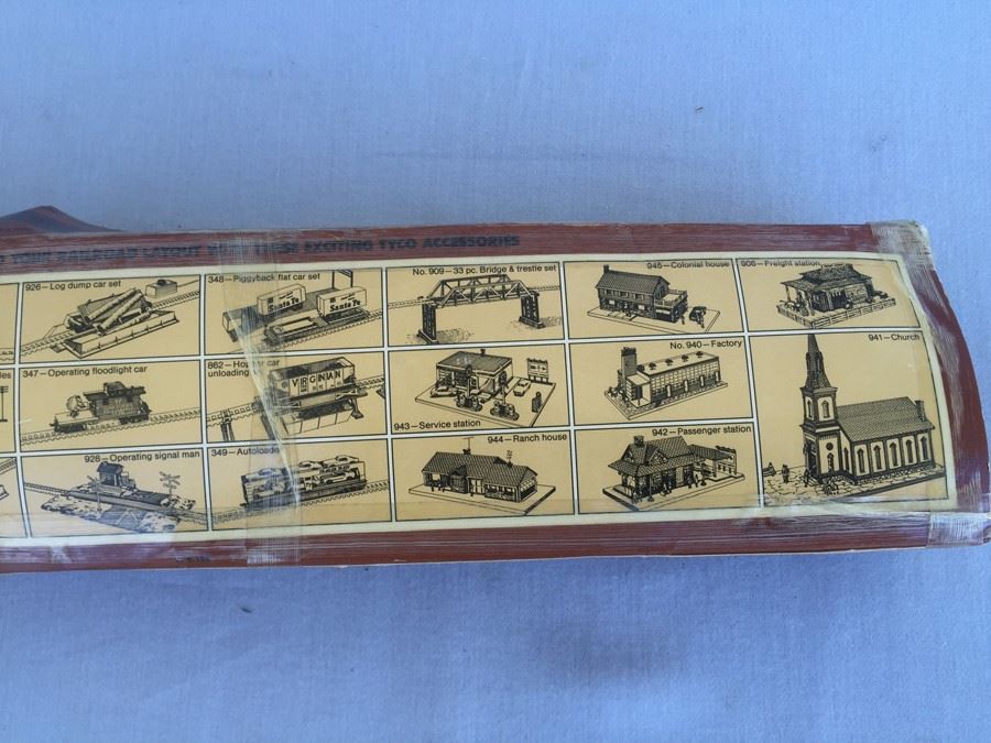 TYCO Golden Eagle HO Scale Electric Train Set In Original Packaging But Packaging Is Damaged [Photo 8]